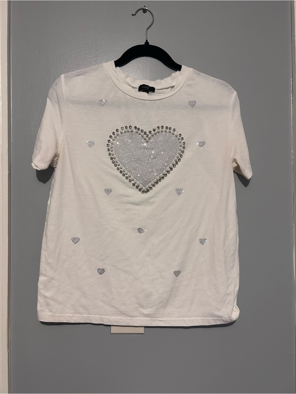 & Other Stories White Short Sleeve Tee with Rhinestone Heart